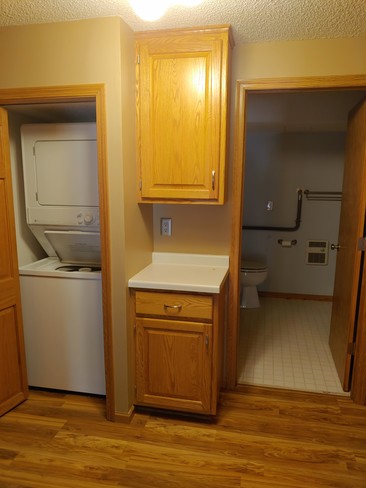 Laundry - 1000 Pine St