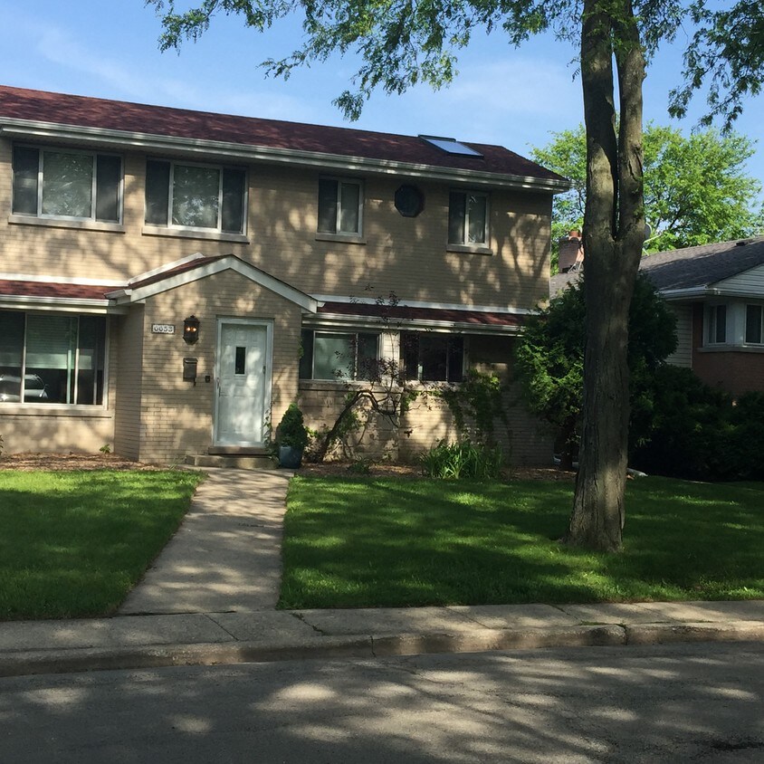 6653 Lawndale Ave, Lincolnwood, IL 60712 - House for Rent  