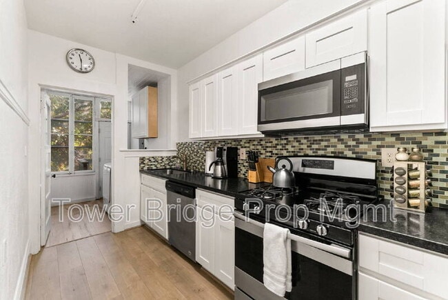 Building Photo - 717 17th St