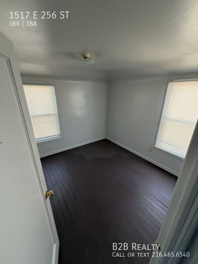 Foto del edificio - 1517 E 256th St