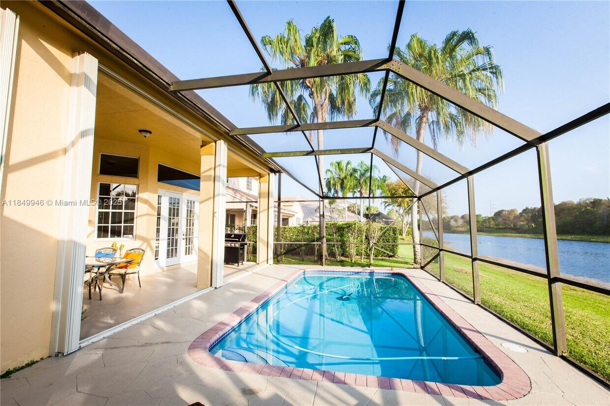 Foto principal - 2983 Oakbrook Dr