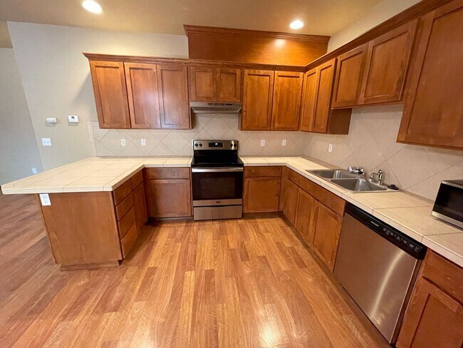 Foto del edificio - Fantastic Hillsboro Townhome with Attached...