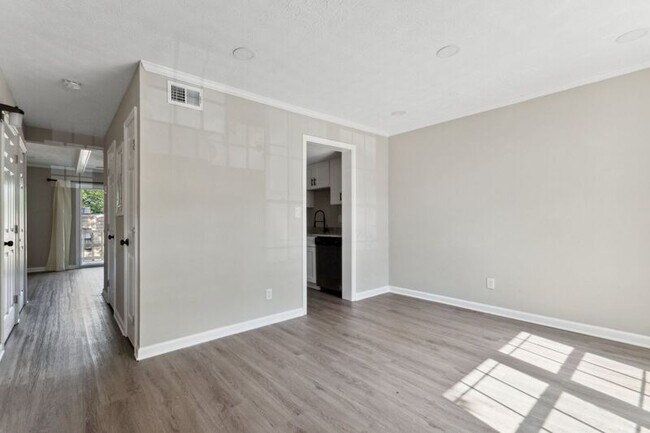 Building Photo - 6425 Woodstone Ter