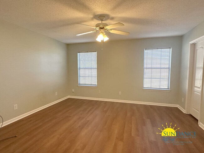 Foto del edificio - Charming 3-Bed Home in Milton’s Plantation Woods – Prime Location Near I-10 & Shopping