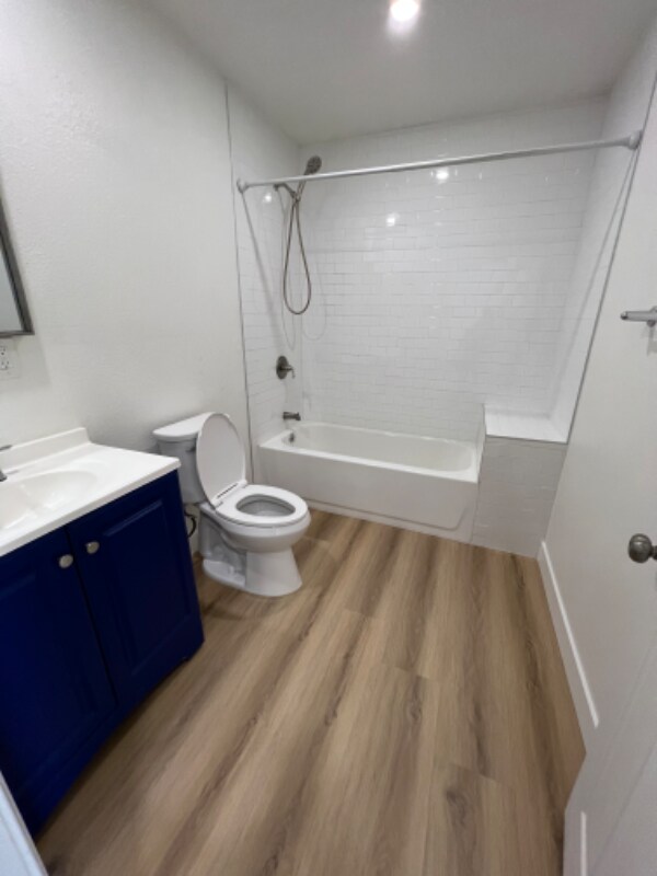 Foto del edificio - 249 E Graham Ave