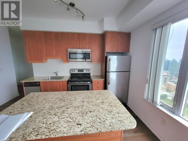 Building Photo - 385-3385 Prince of Wales Dr