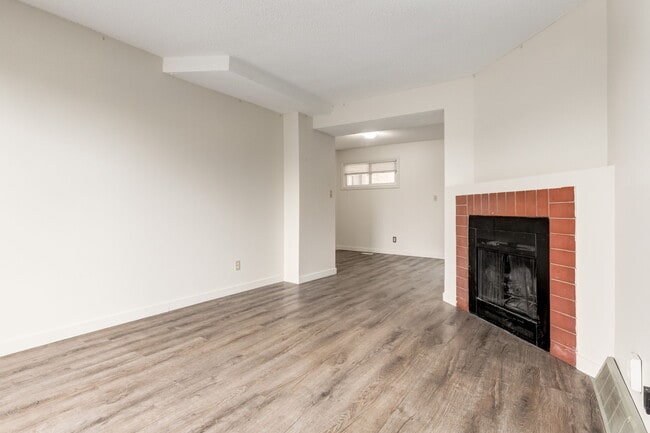 Building Photo - Sunridge Village