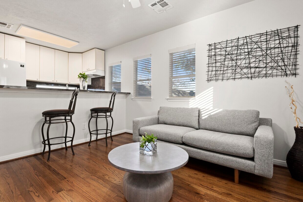 Foto principal - 533 Granberry St