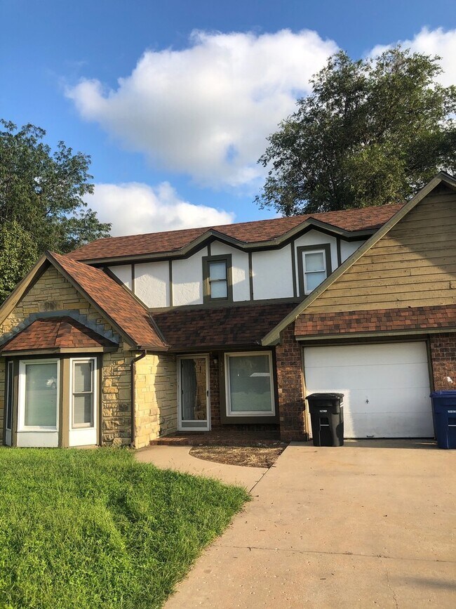 Foto del edificio - TS-Woodridge Duplex