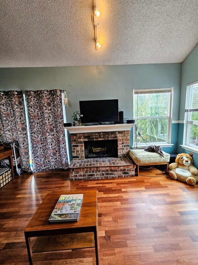 Building Photo - 820 Cady Rd