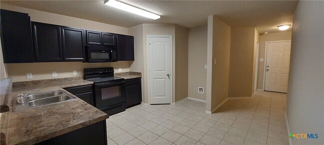 Building Photo - 1556 Birmingham Dr