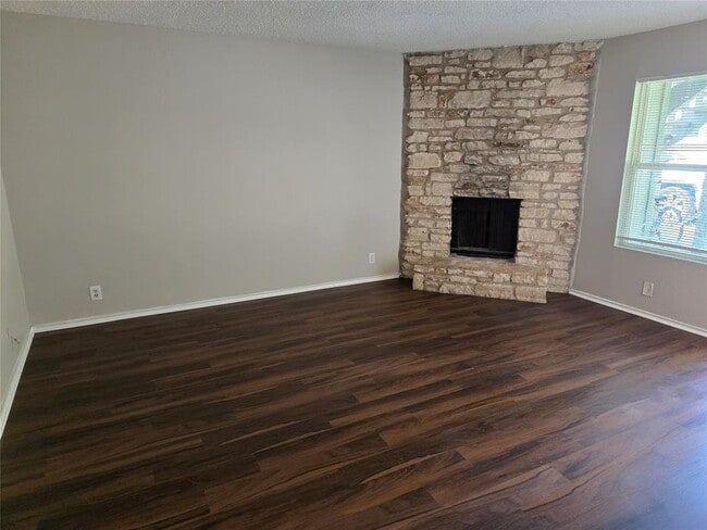 Building Photo - 10207 Brownie Dr