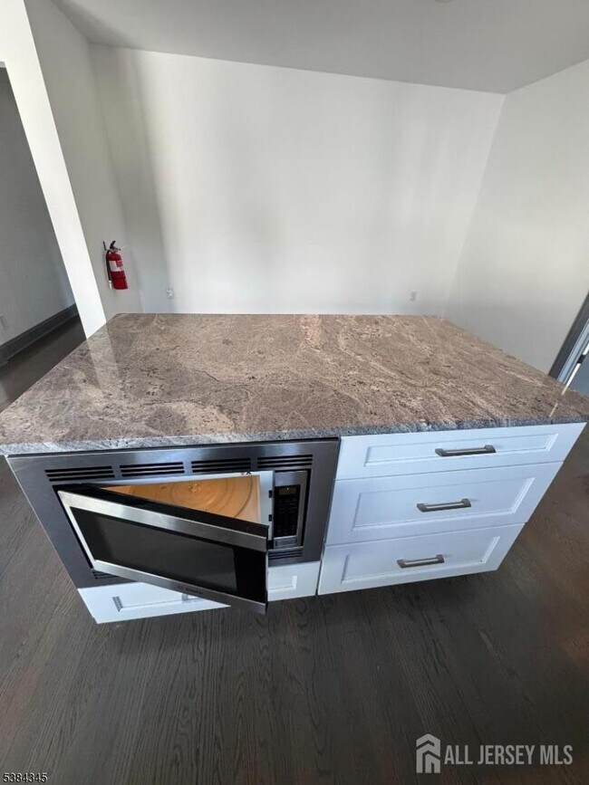 Foto del edificio - 445 US-202