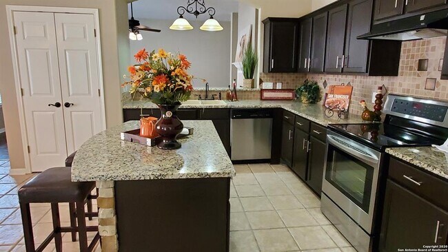 Foto del edificio - 533 Thoreau Trail