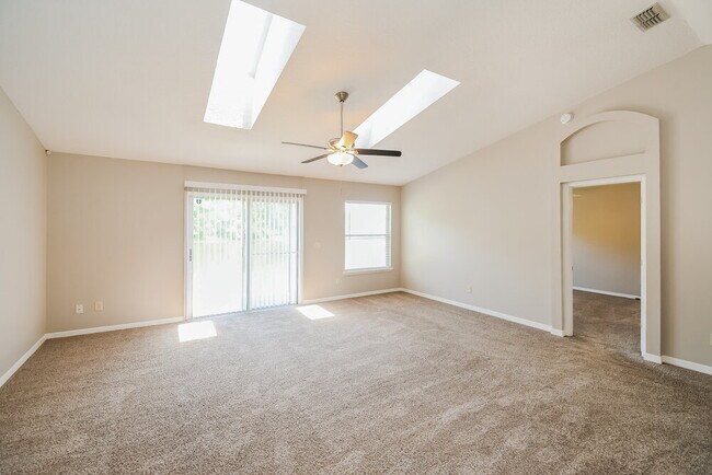 Building Photo - 1725 Glen Laurel Dr