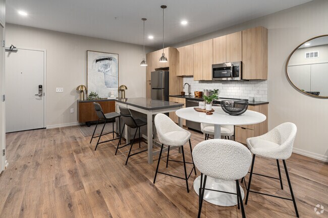 1 habitación, 1 baño, 818 pies cuadrados, cocina y comedor - The Keystone Apartments