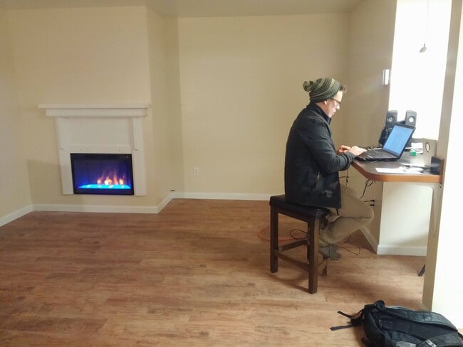 Foto del edificio - 1358 NW Hall Dr