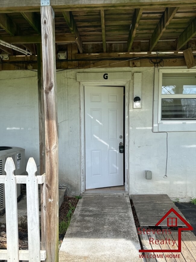 Building Photo - 1207 Holly Ave