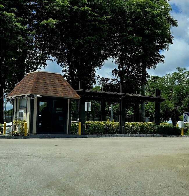 Foto del edificio - 8005 SW 107th Ave