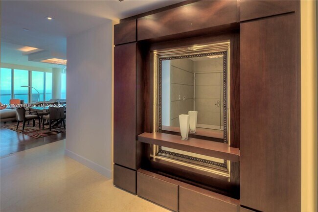 Foto del edificio - 17001 Collins Ave