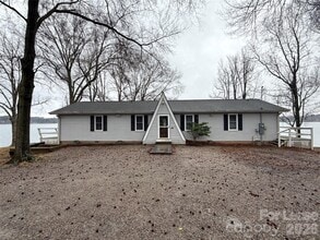 Building Photo - 3628 Brooks Ln