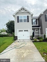 Building Photo - 613 Laurelwood Dr