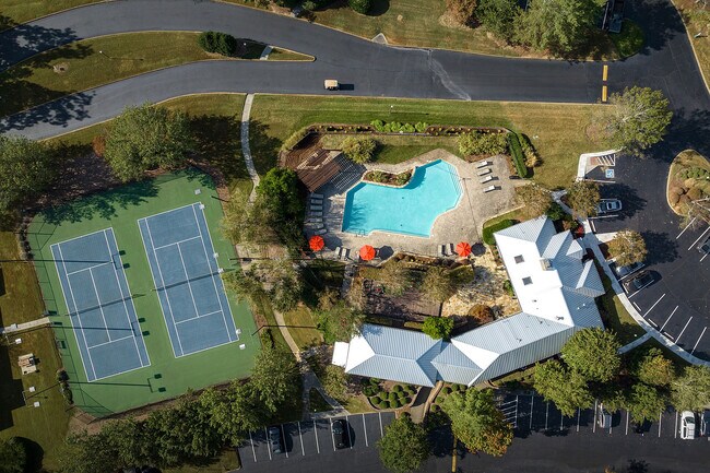 Building Photo - District at Hamilton Place