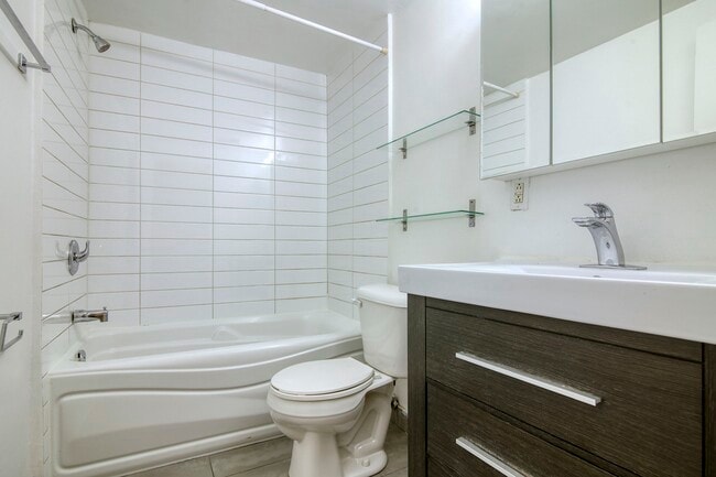 Photo du bâtiment - 2400 Av. Van Horne