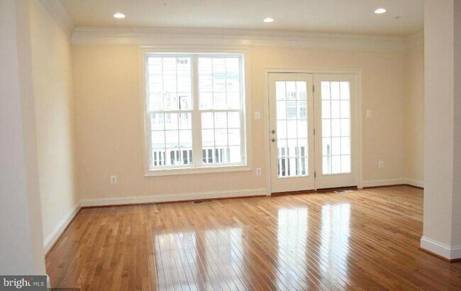 Building Photo - 442 Whetstone Glen St