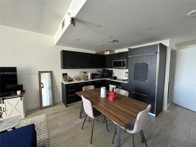 Foto del edificio - 45 SW 9th St