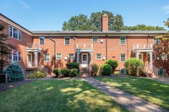 Building Photo - 4050 Forest Hill Ave