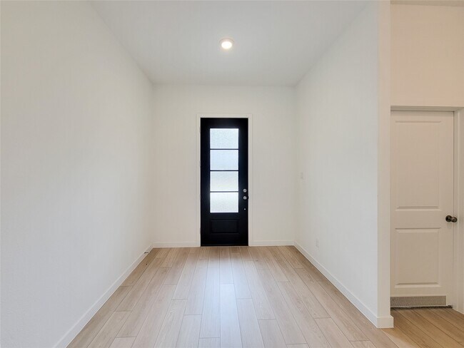 Foto del edificio - 17850 Aile Pierre Pass