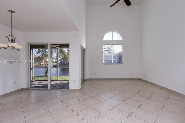 Foto del edificio - 1540 N Trafalgar Cir