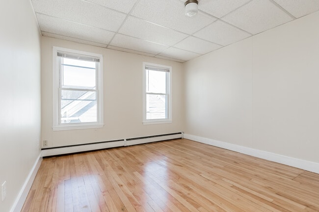 Building Photo - 30 Cutts Ave