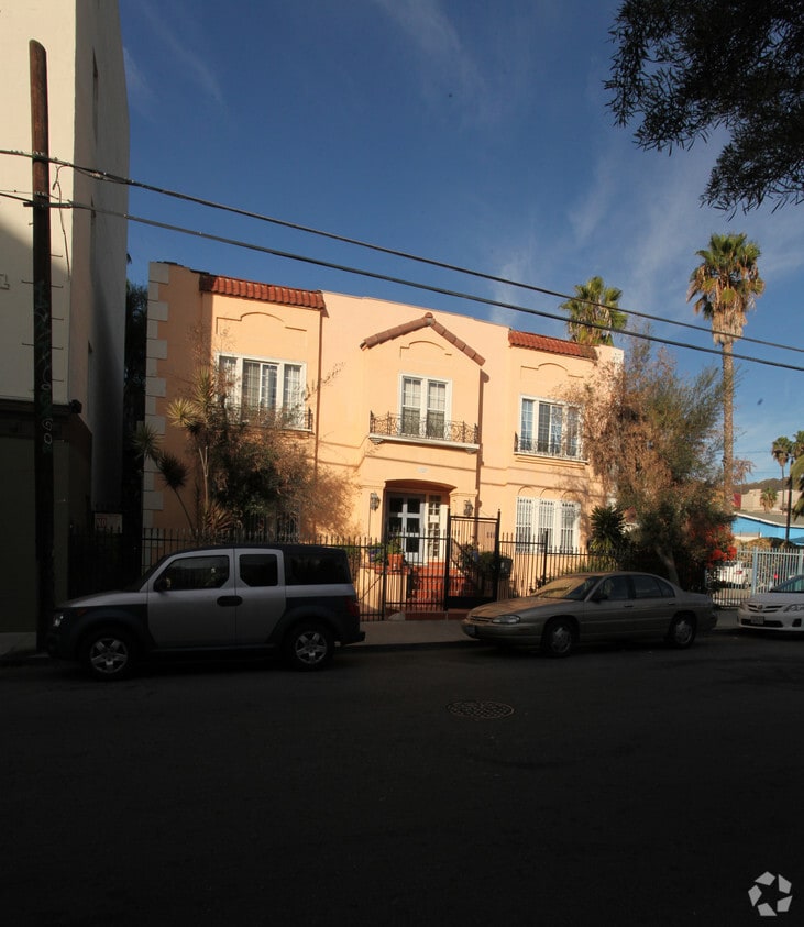 Building Photo - 1527 N McCadden Pl