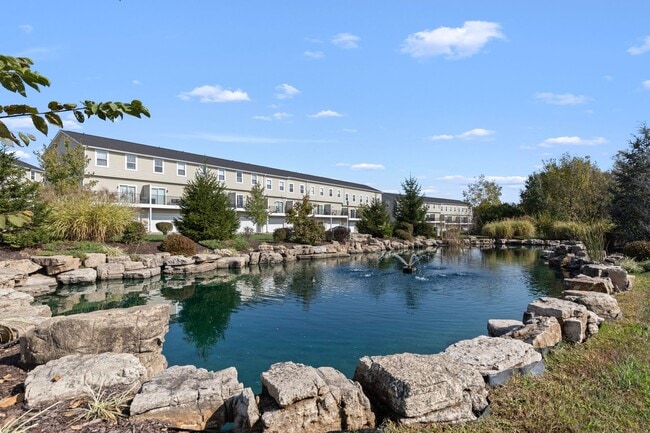 Building Photo - Villages at Lake Silvercote