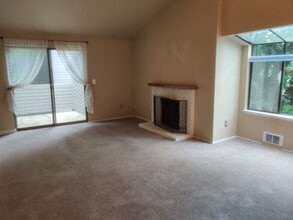 Building Photo - 10012 NE 122nd St