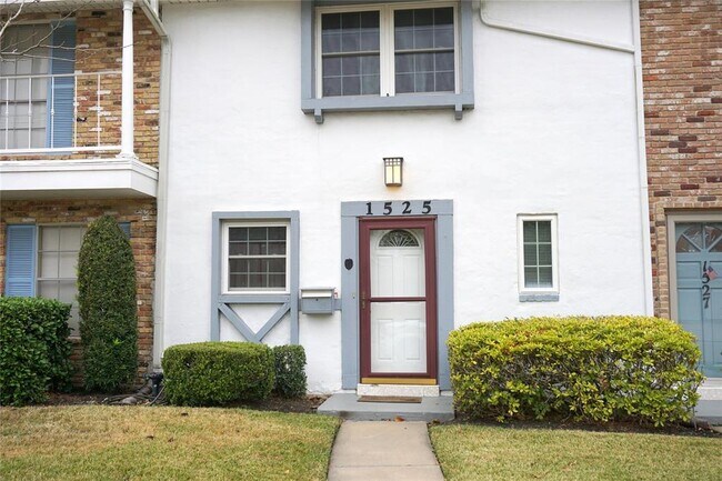 Building Photo - 1525 Ramada Dr