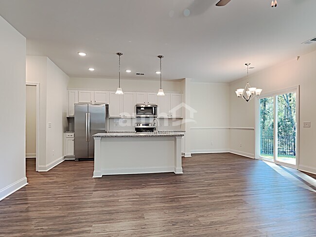 Foto del edificio - 507 W Lionel Rd