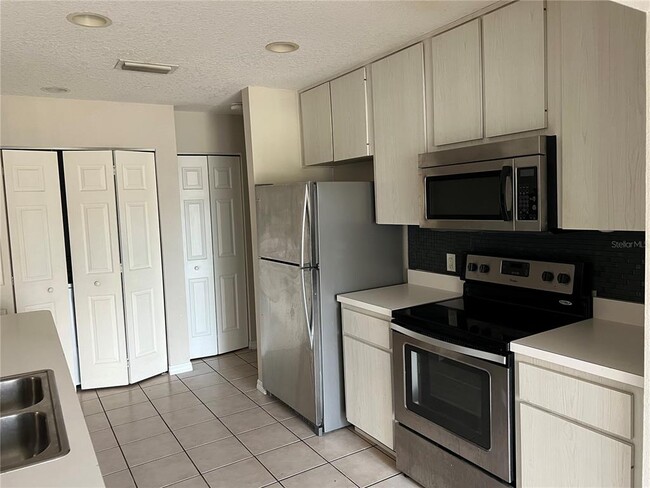 Foto del edificio - 1033 Willow Dr