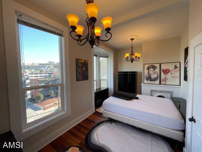 Building Photo - 4 br, 2 bath House - 2550 Sutter St #B