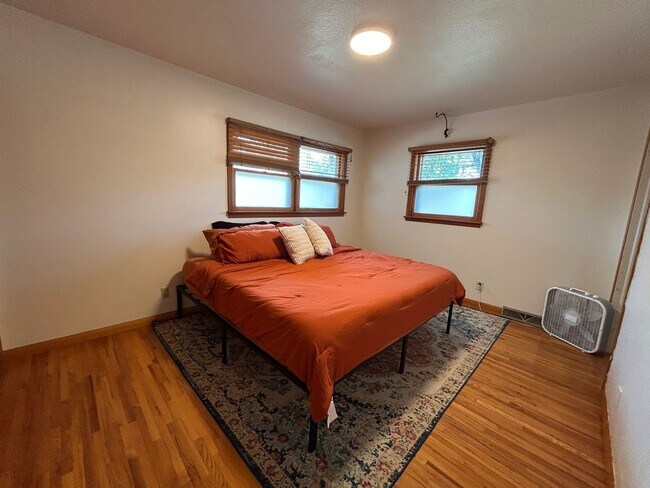 Building Photo - 4 Bed 2 Bath Home In Andover!
