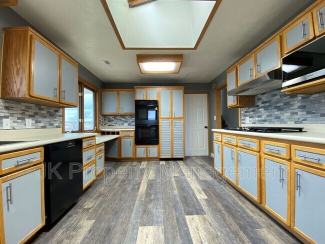 Foto del edificio - 23 Windsor Ln