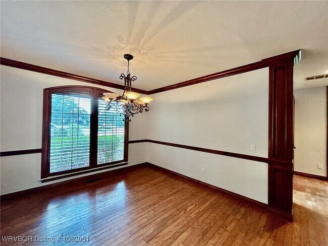 Foto del edificio - 1801 Oak Forest Dr