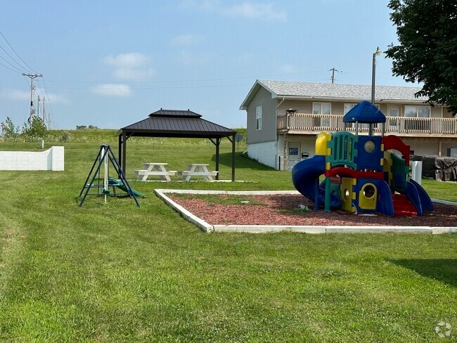 Building Photo - Marshalltown Estates