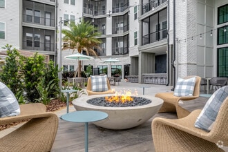 Building Photo - Hadley