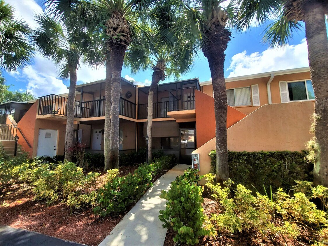Primary Photo - ** WINTERPARK ** 2 BED / 2 BATH - CONDO - ...