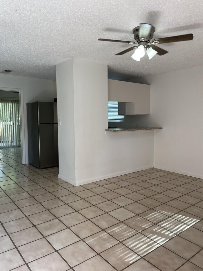 Building Photo - 2409 Mesquite St