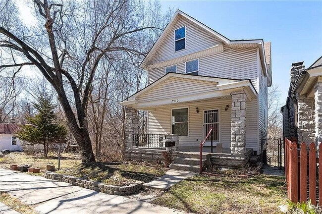 Building Photo - 2910 Belleview Ave