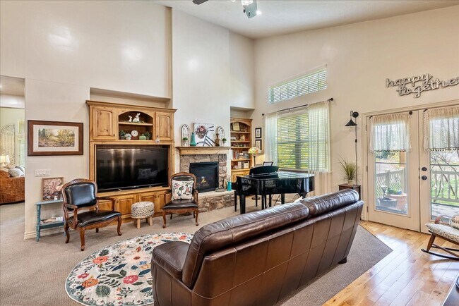 Building Photo - 1747 W Little Willow Cove